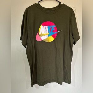 Nike green swoosh spell out short sleeve graphic print shirt men’s size xl